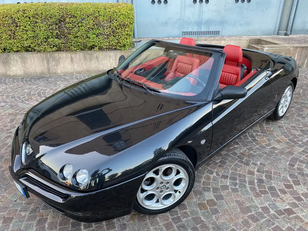 Alfa Romeo Spider 2002 из Европы — купить под ключ