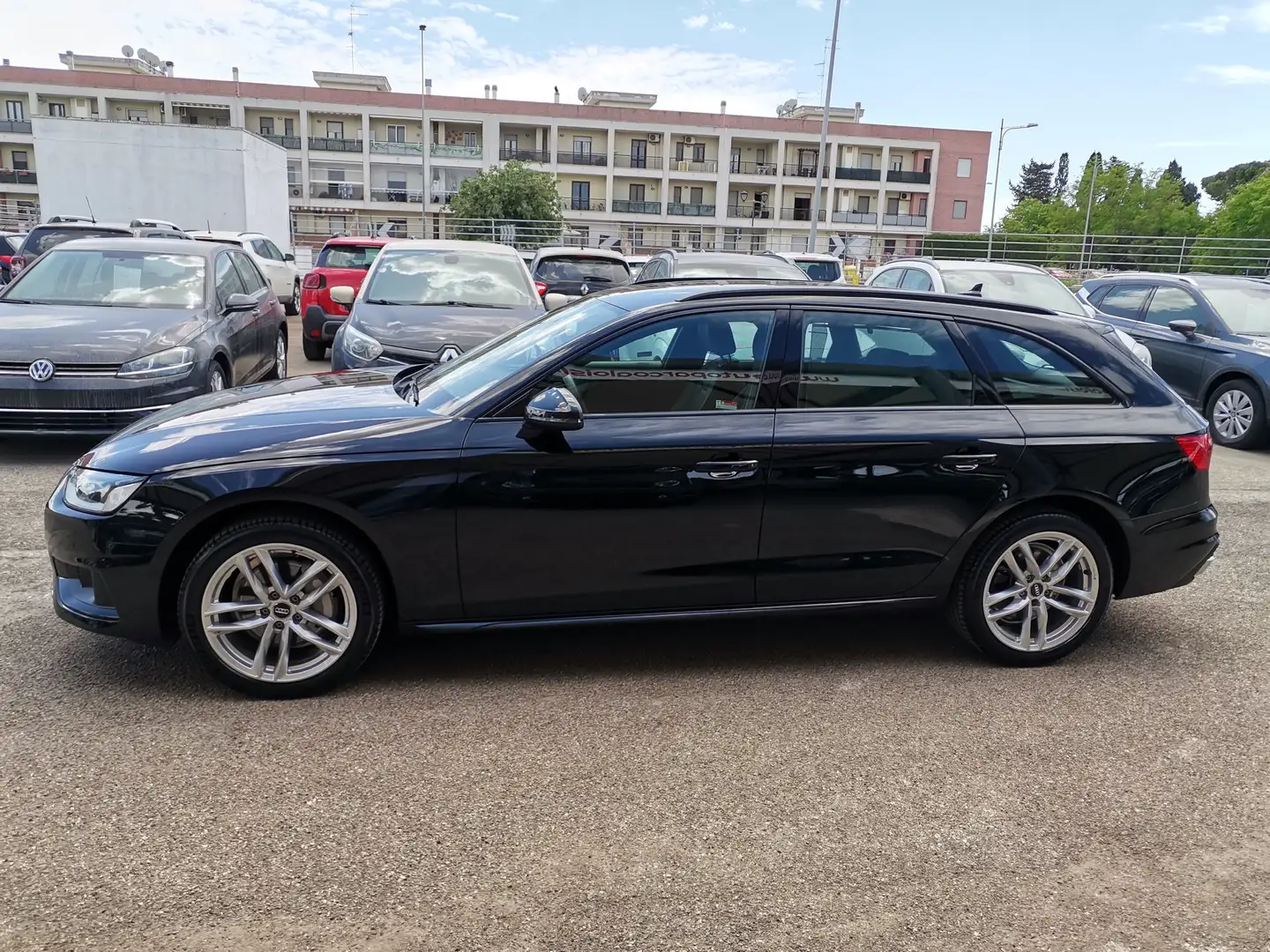 Audi A4 Avant 40 2.0 tdi 190CV GARANZIA AUDI FINO 07/2025 Nero - 2