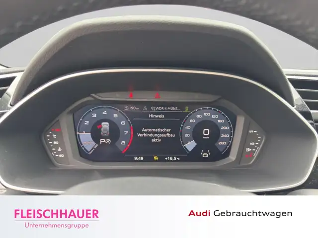 Audi Q3 view 11