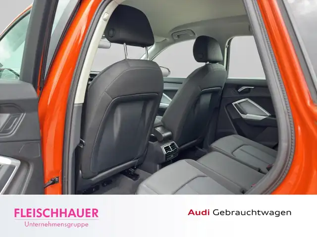 Audi Q3 view 13
