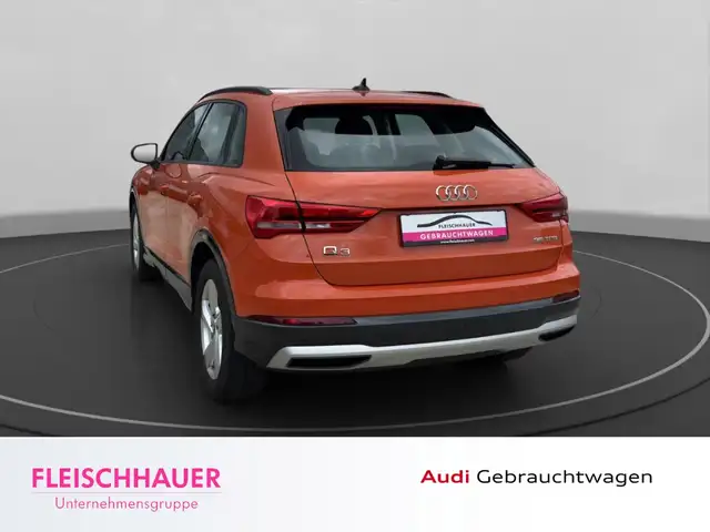 Audi Q3 view 4