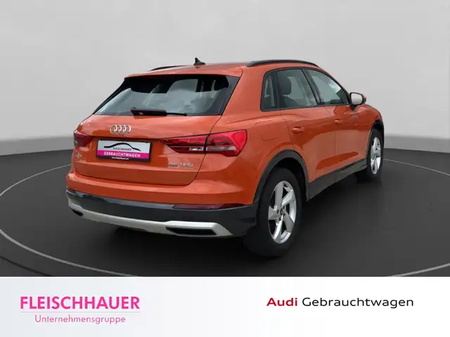 Audi Q3 view 6