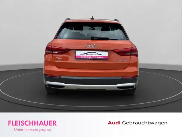 Audi Q3 view 5