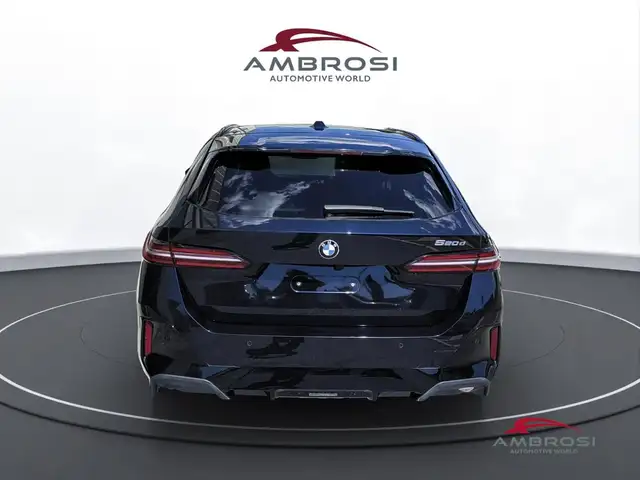 BMW 5 Series view 7