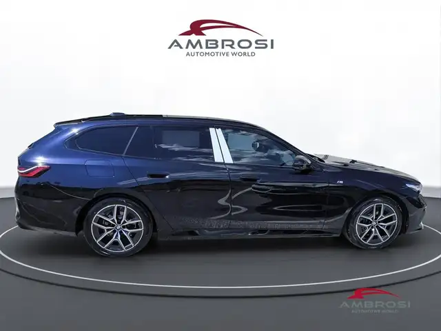 BMW 5 Series view 5