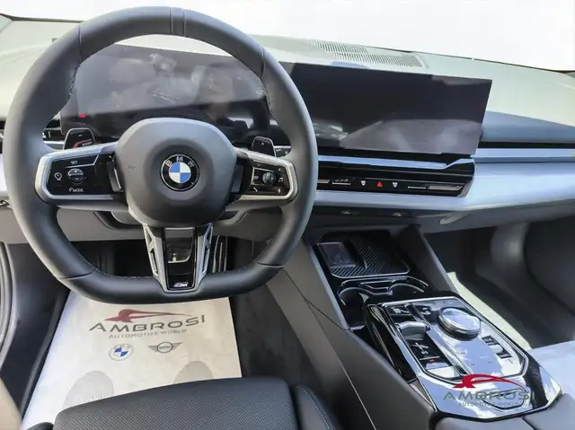 BMW 5 Series view 13