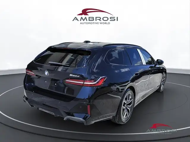 BMW 5 Series view 3