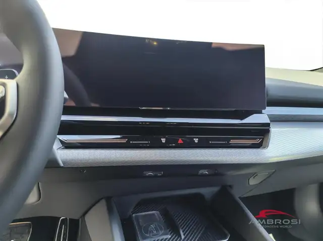 BMW 5 Series view 15