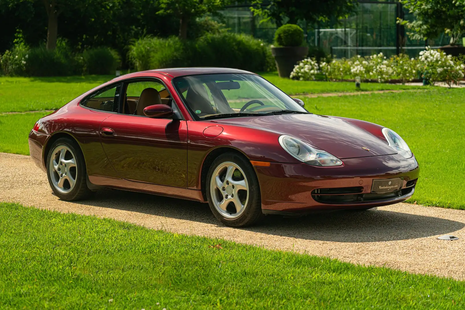 Porsche 996 (911) CARRERA Rot - 2