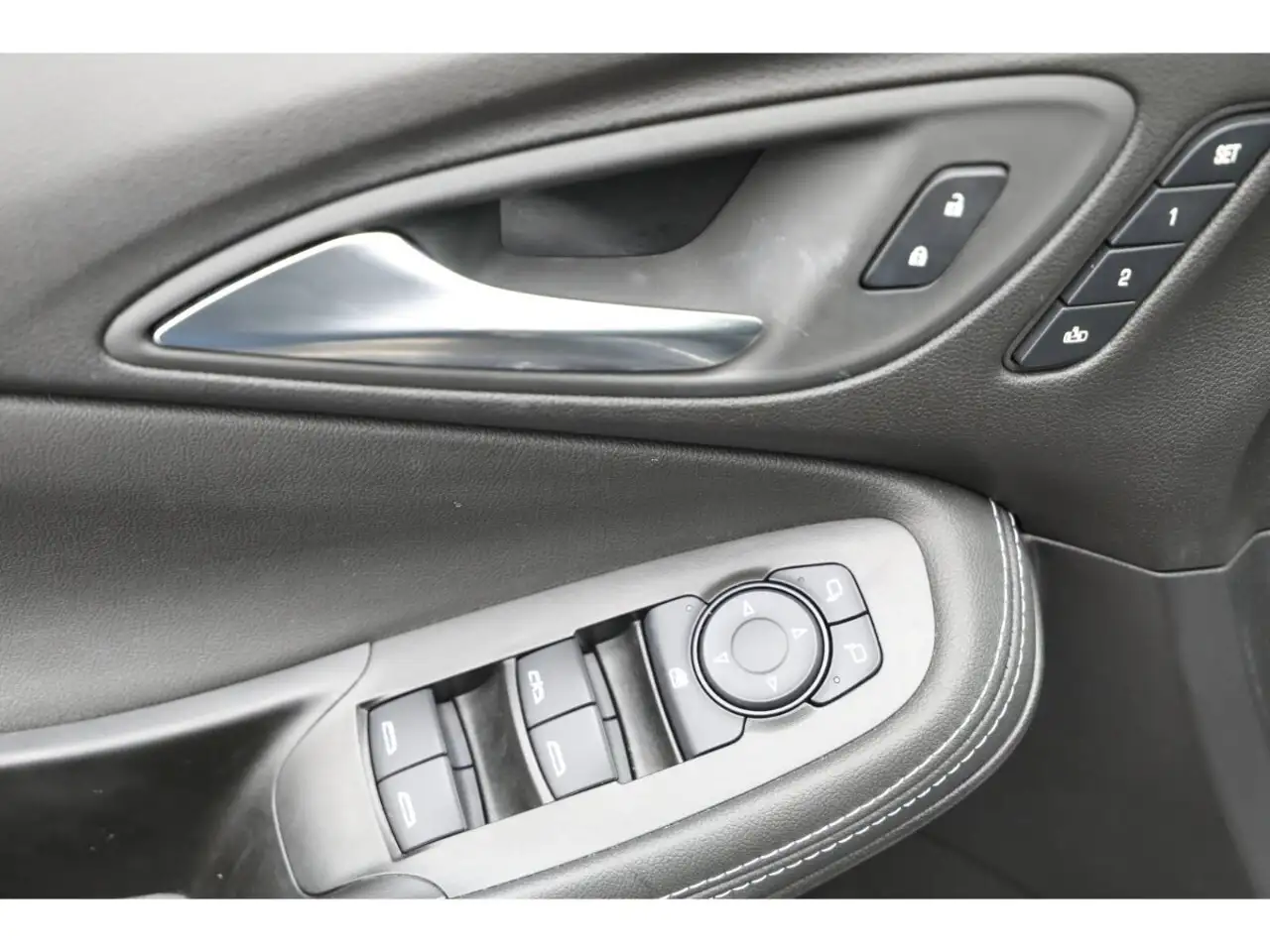 Buick Encore снимка Buick Encore