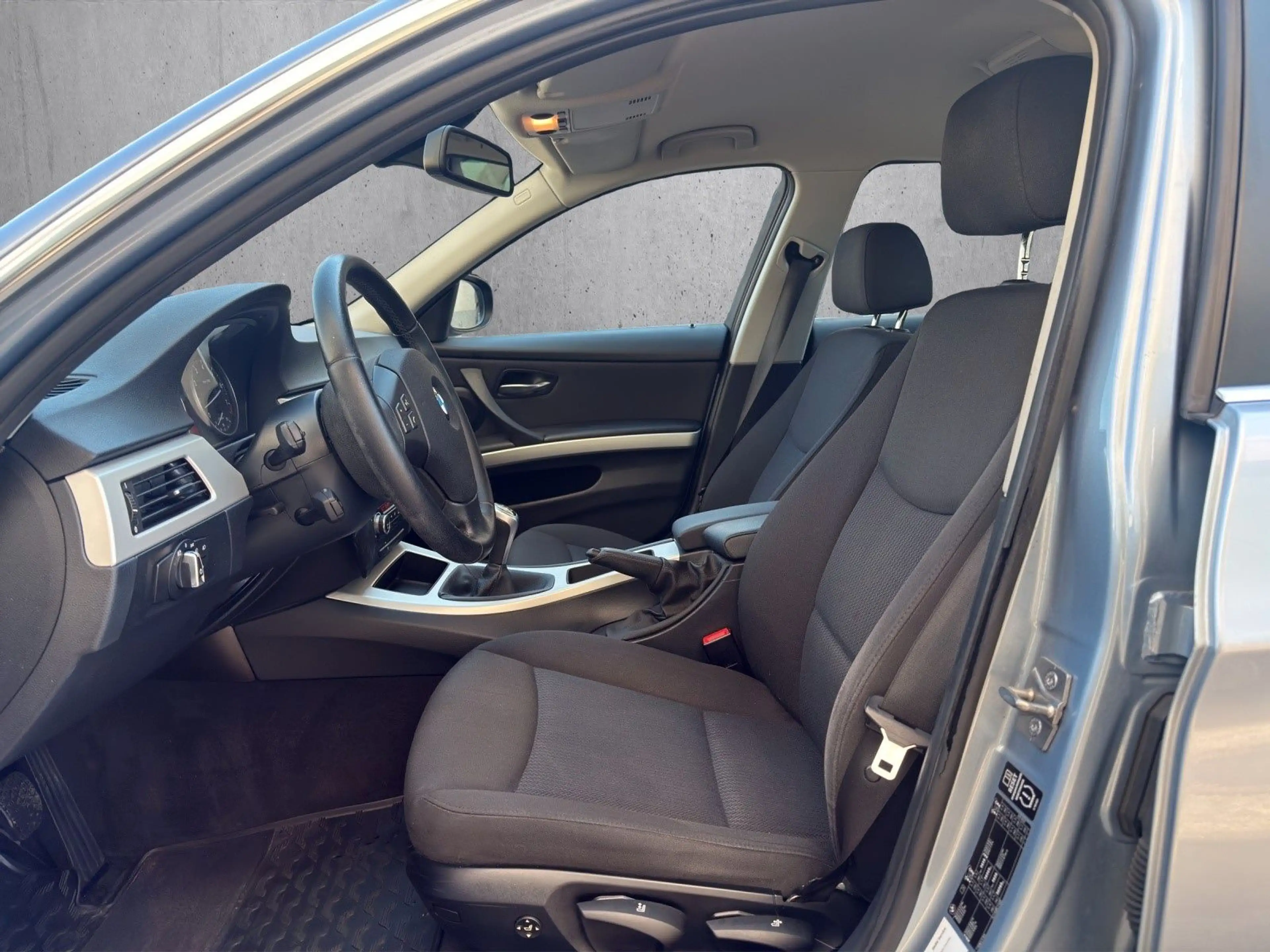 BMW 325 °I°LIMO°RENTNER°NUR72TKM°XENON°SHZ°PDC°TEMPMT — photo 11
