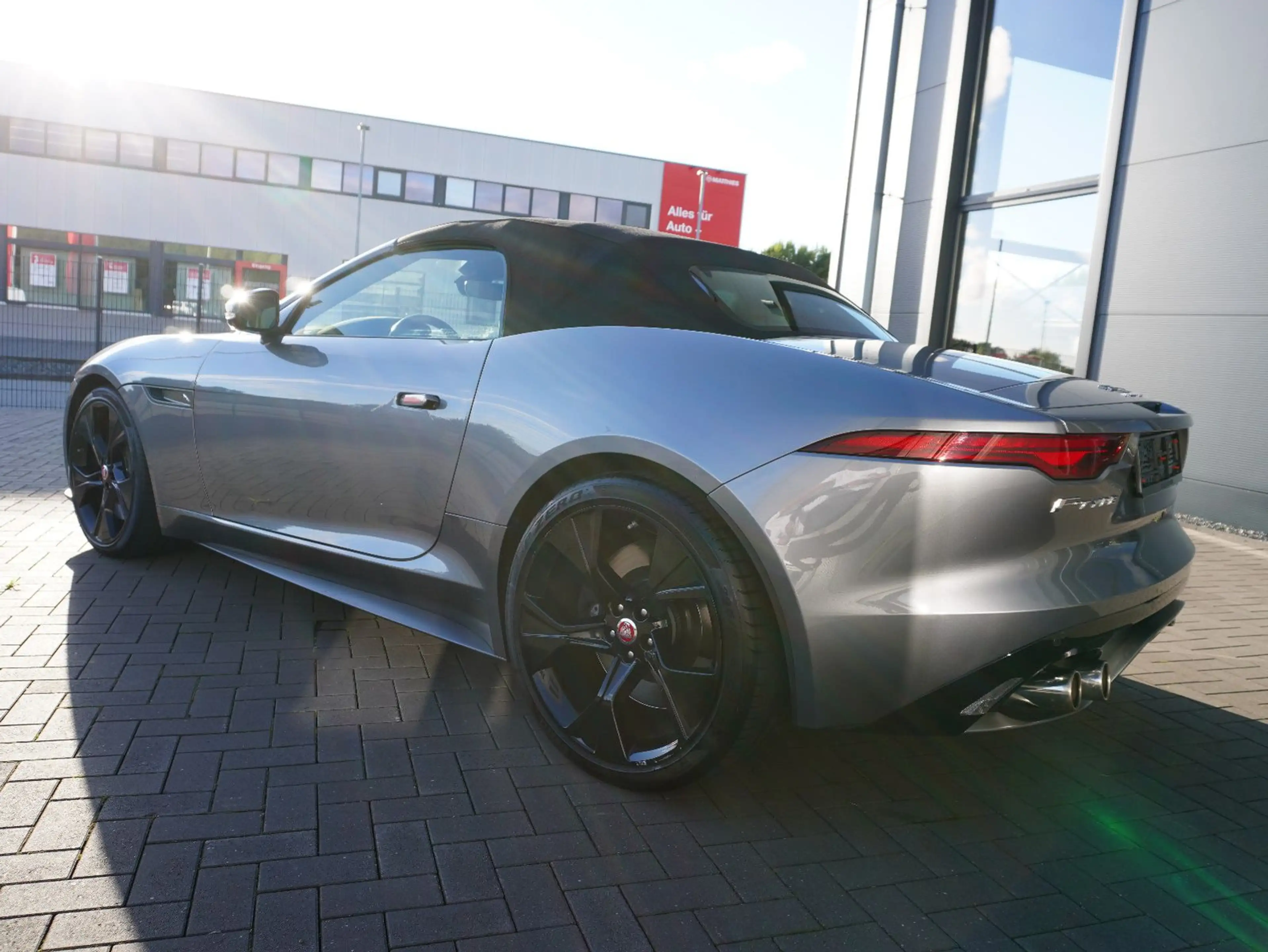 Jaguar F-Type F-TYPE P 450 V 8 Cabriolet First Edition RWD — photo 13