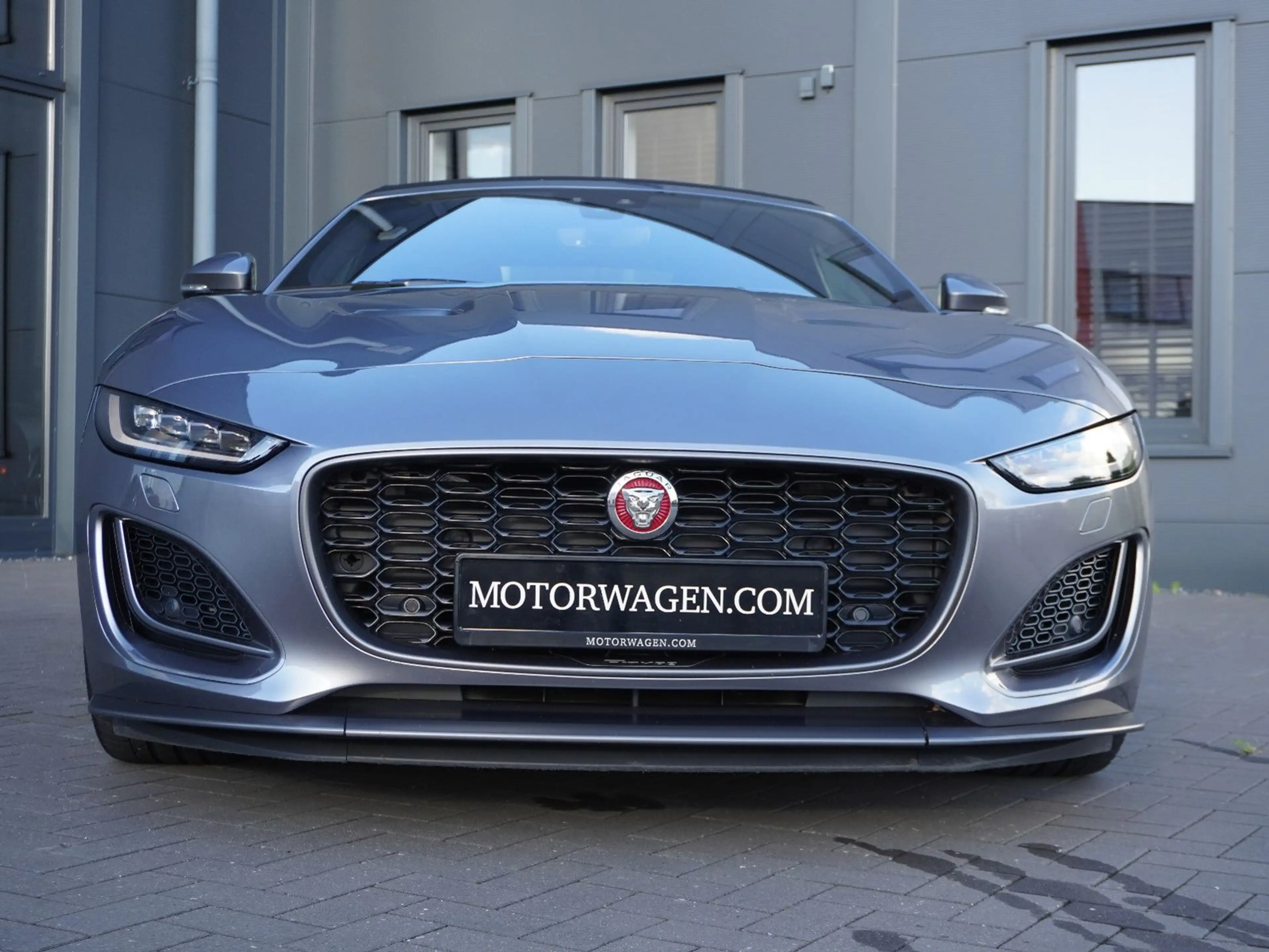 Jaguar F-Type F-TYPE P 450 V 8 Cabriolet First Edition RWD — photo 7