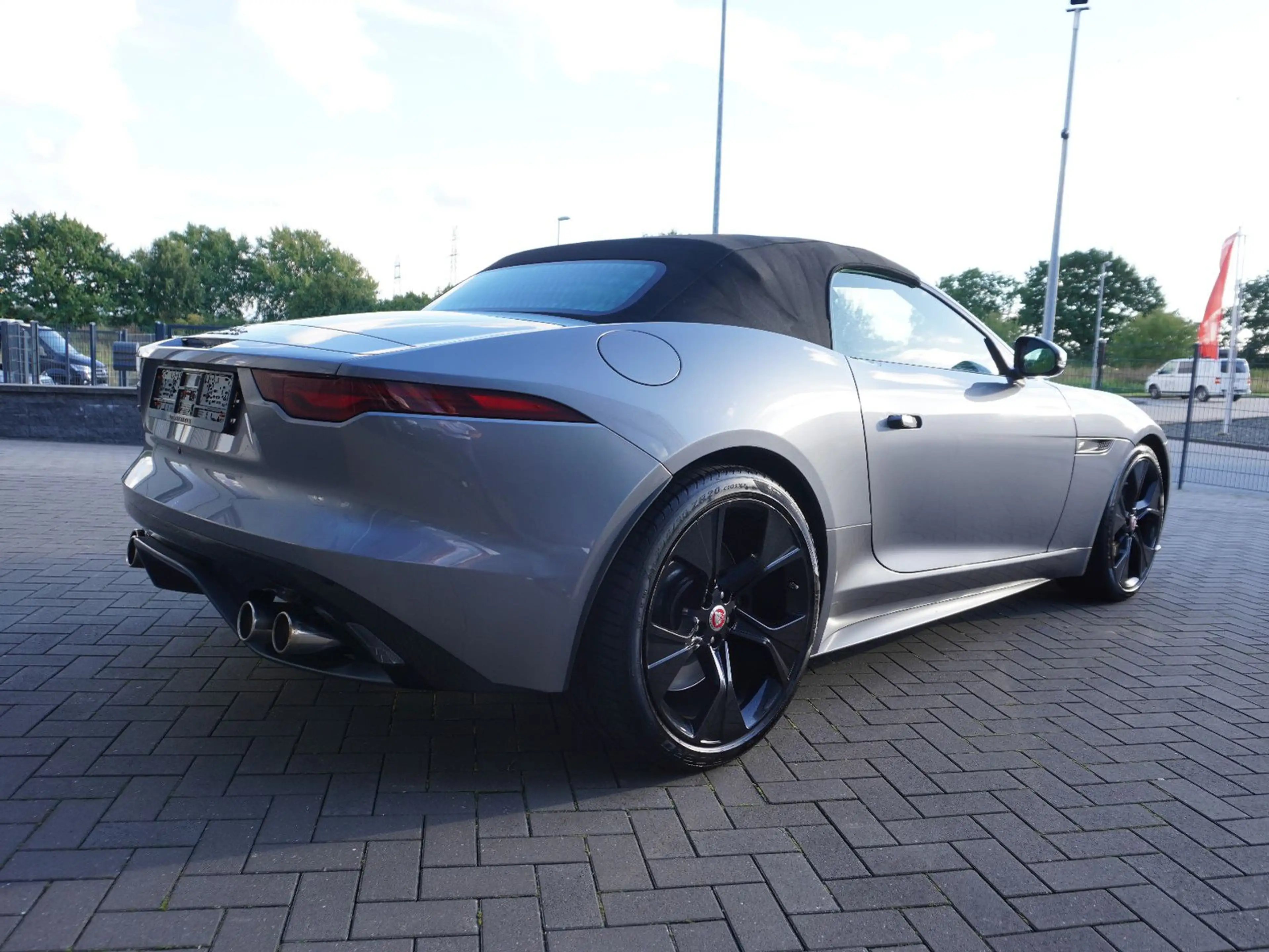 Jaguar F-Type F-TYPE P 450 V 8 Cabriolet First Edition RWD — photo 11