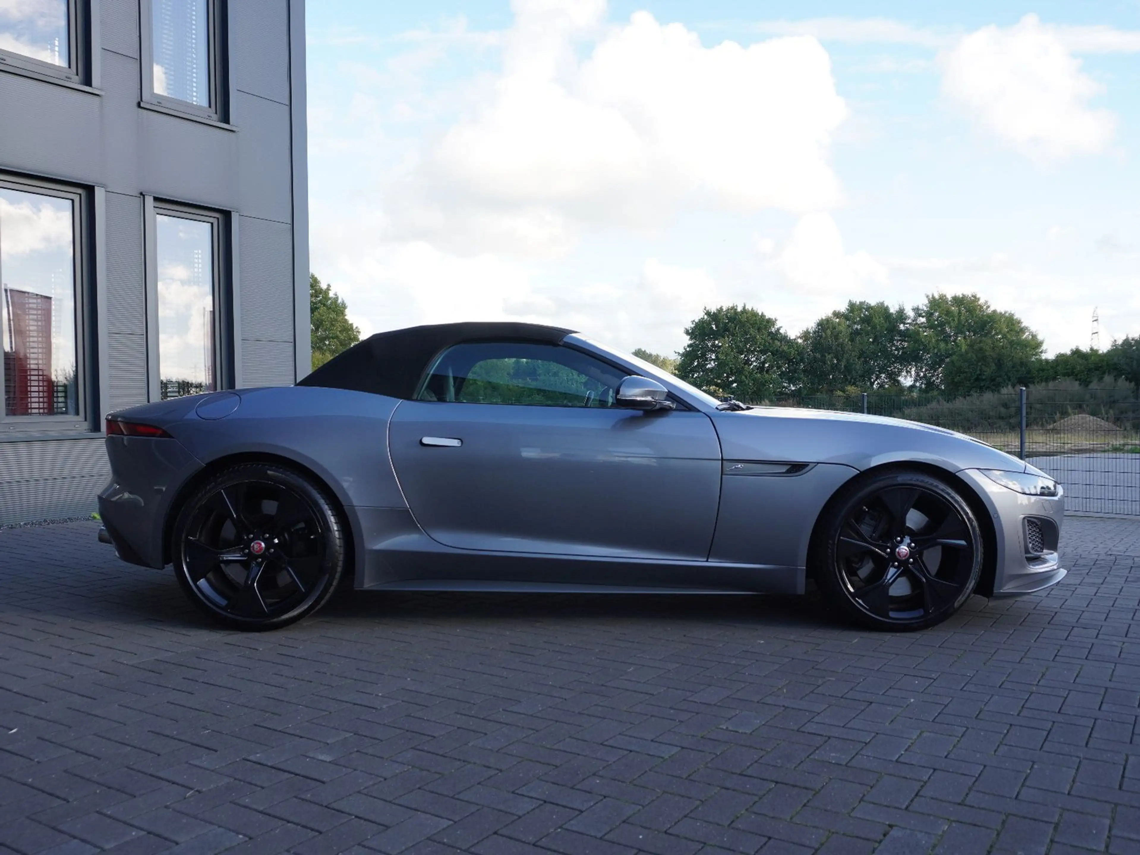 Jaguar F-Type F-TYPE P 450 V 8 Cabriolet First Edition RWD — photo 10