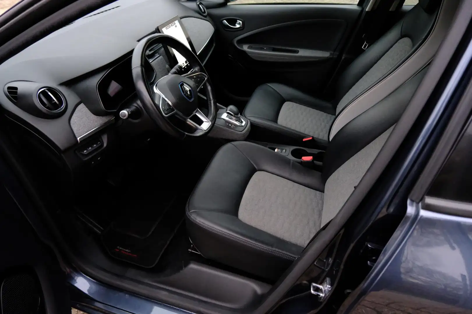 Renault ZOE R135 Intens 52 kWh (Huur Accu) Aut. Navi|DAB+|Cam| Grijs - 2