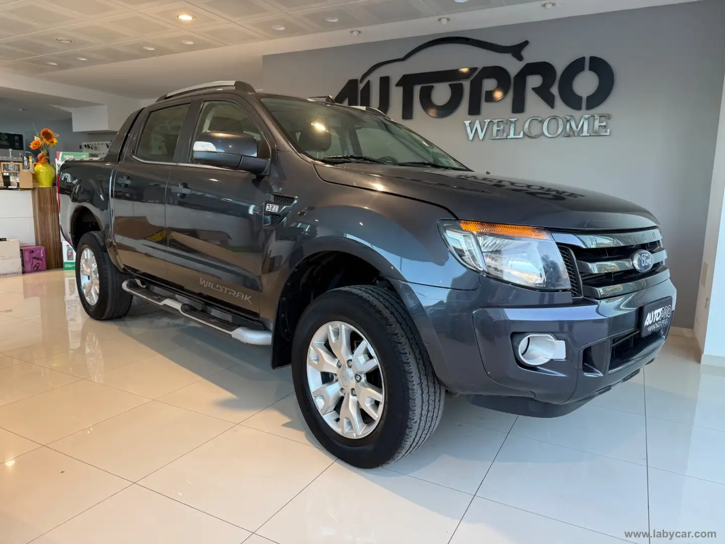 Ford Ranger 3.2 TDCi aut. DC Wildtrak 5pt. Negro - 2