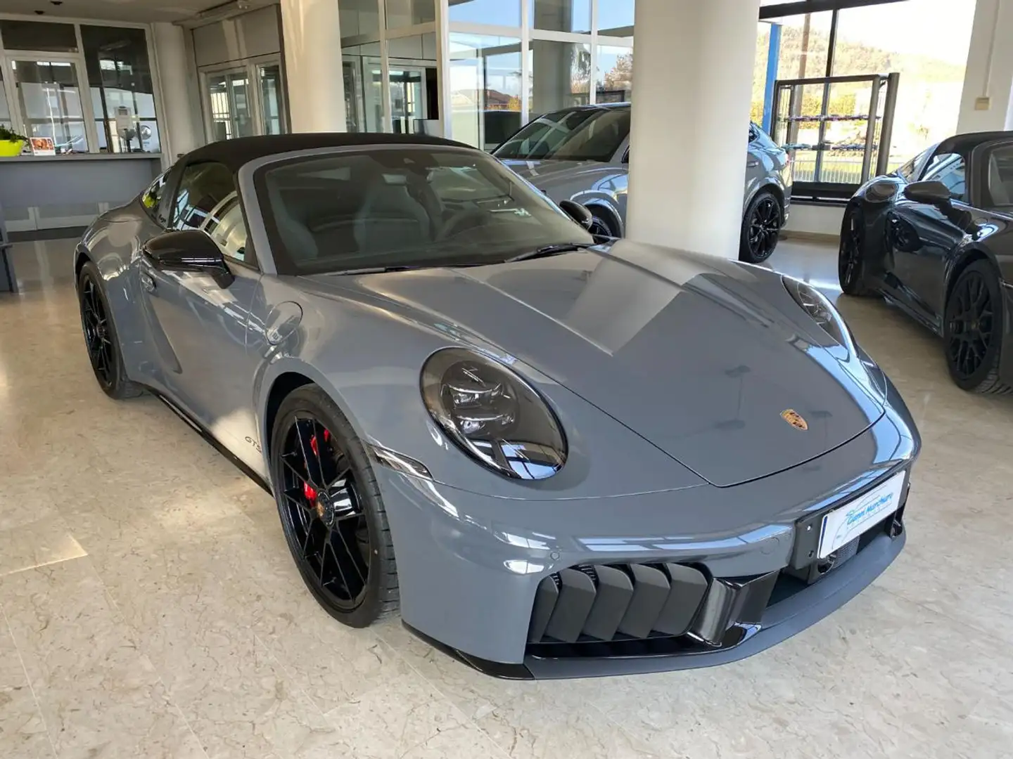 Porsche 992 Targa 4 GTS SOLO SUBENTRO LEASING-LIFTER Grau - 2