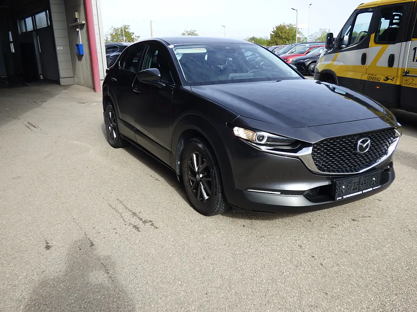 Mazda CX-30 G122 Comfort 8-fach bereift Grau - 2