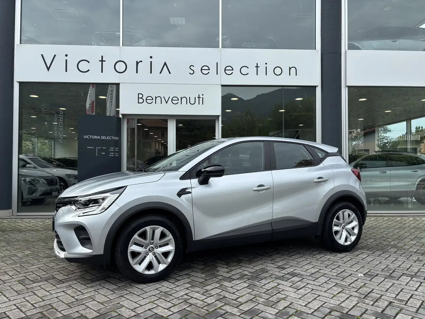 Renault Captur CAPTUR ZEN GPL 91 CV C.MANUALE NEOPATENTATI SENSO Bianco - 1