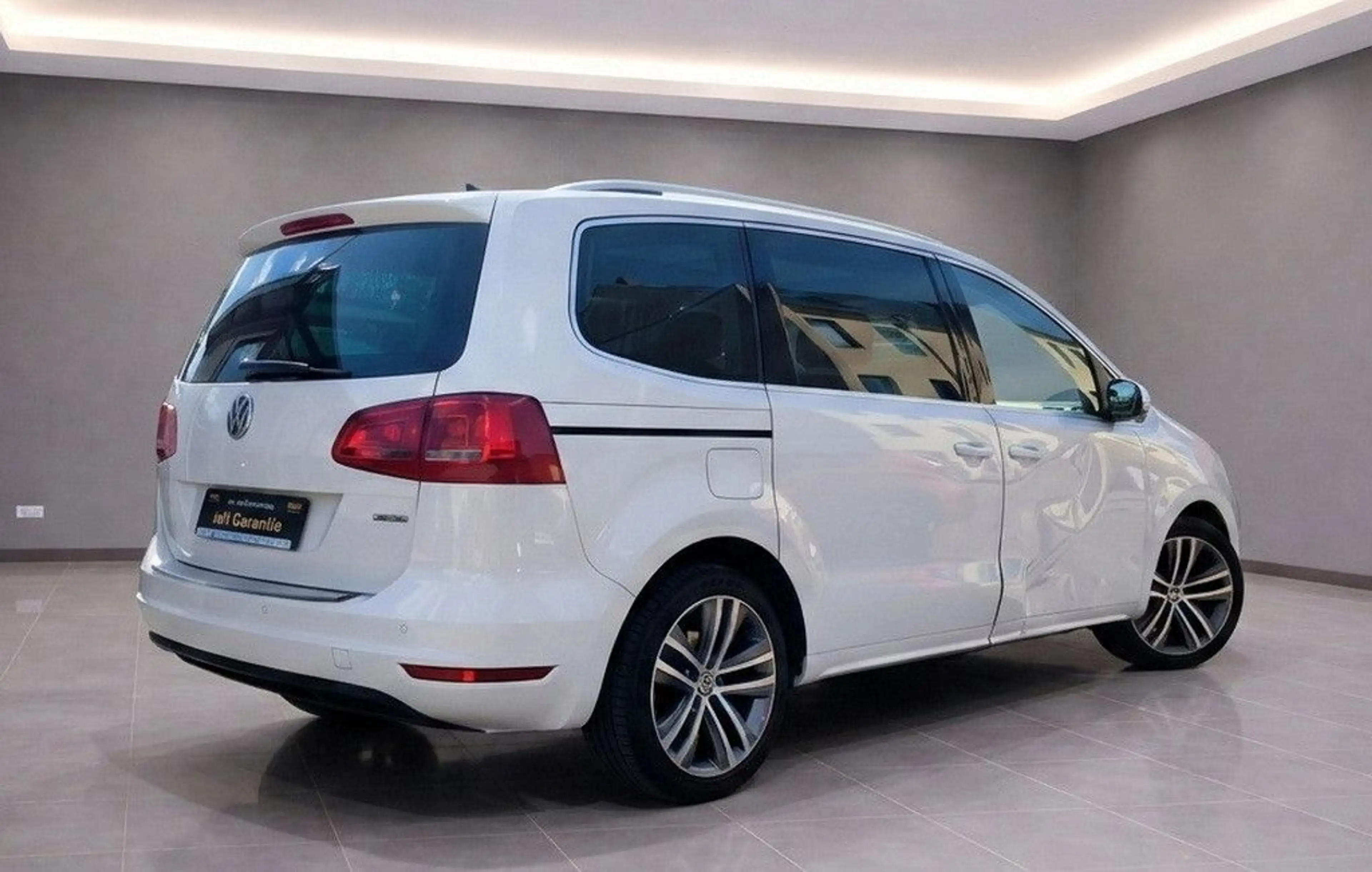 Volkswagen Sharan #Highline#Navi#XenonAllrad#6Sitze#Shz#AHK# — photo 4