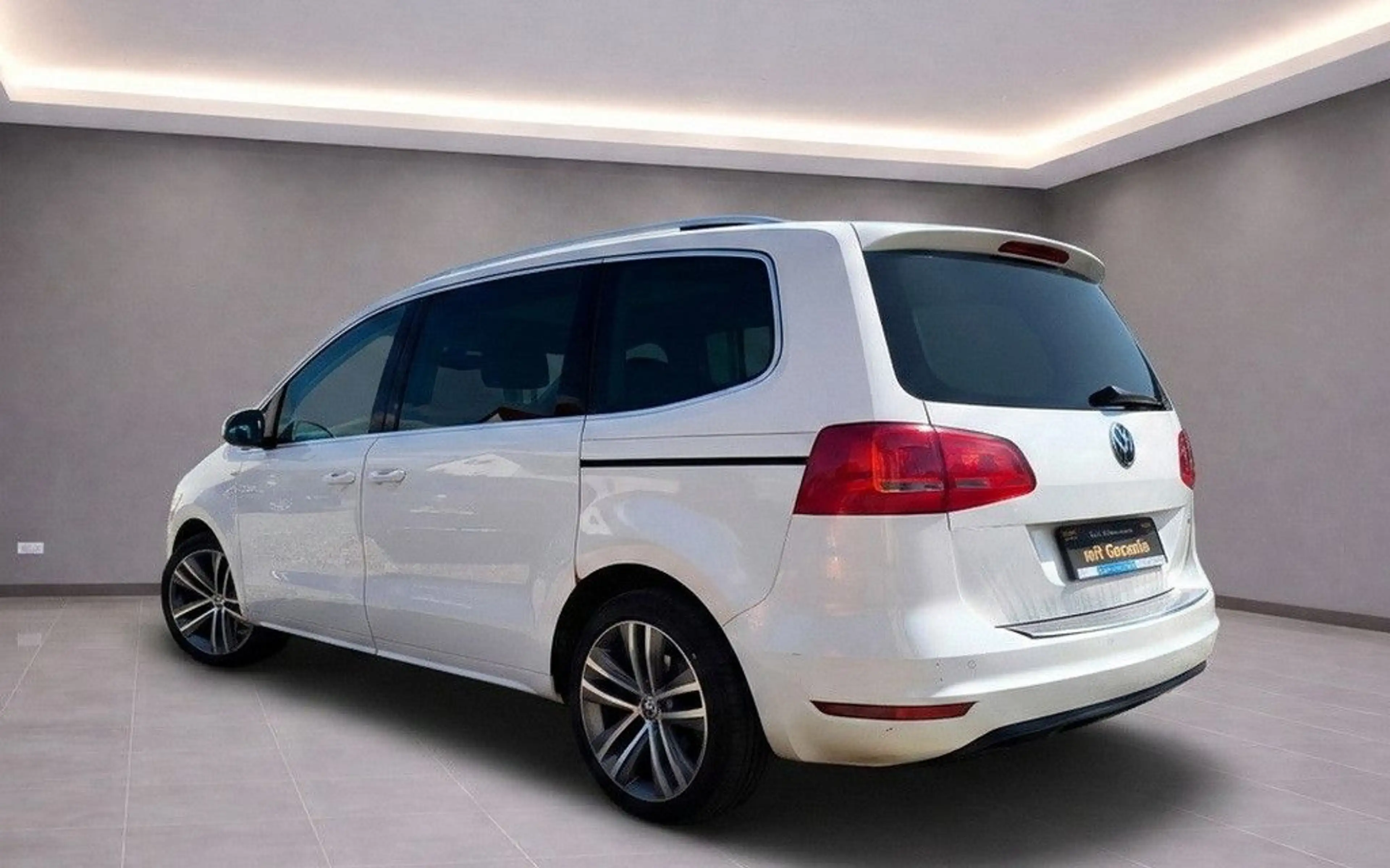 Volkswagen Sharan #Highline#Navi#XenonAllrad#6Sitze#Shz#AHK# — photo 3
