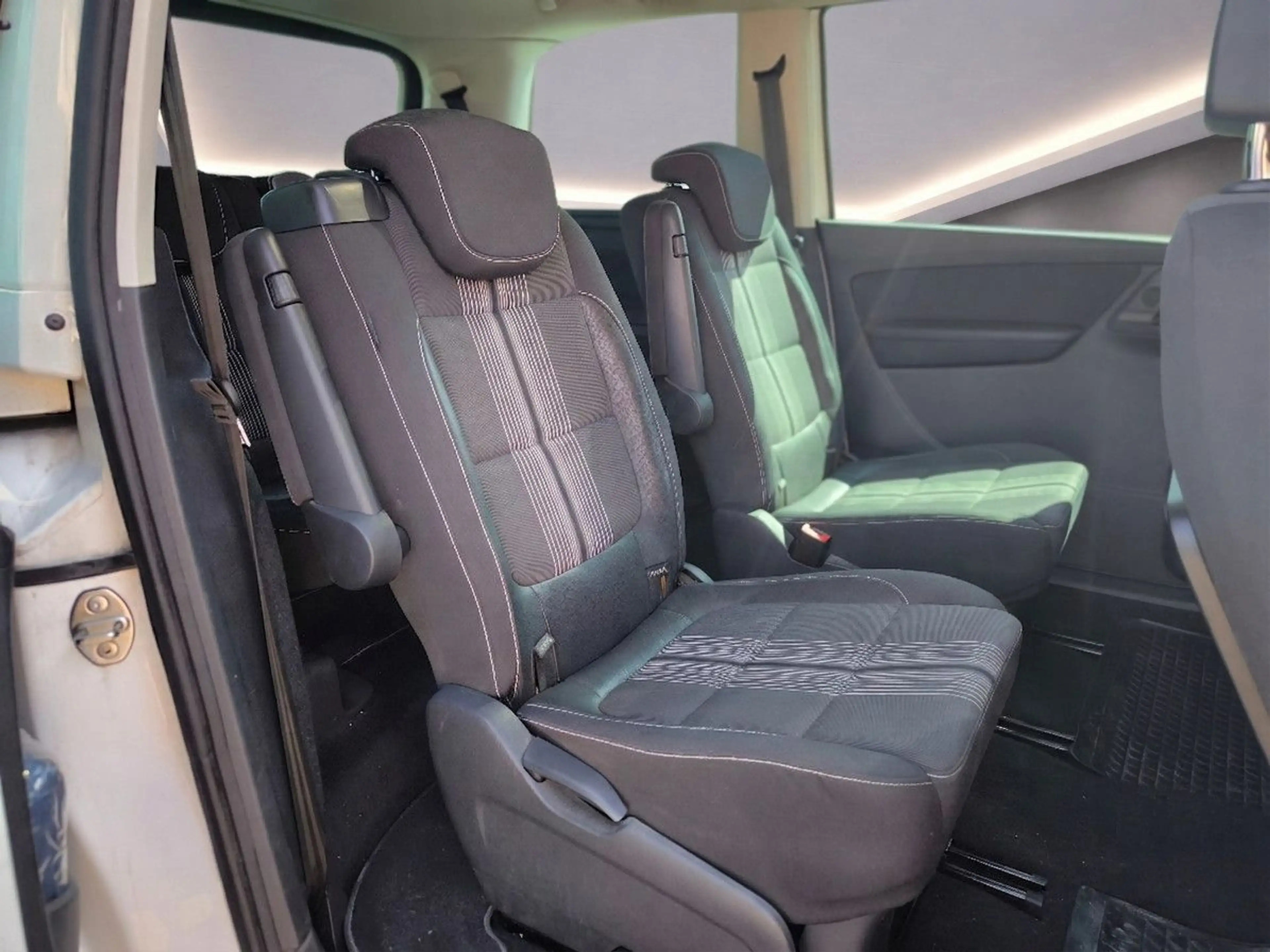 Volkswagen Sharan #Highline#Navi#XenonAllrad#6Sitze#Shz#AHK# — photo 12