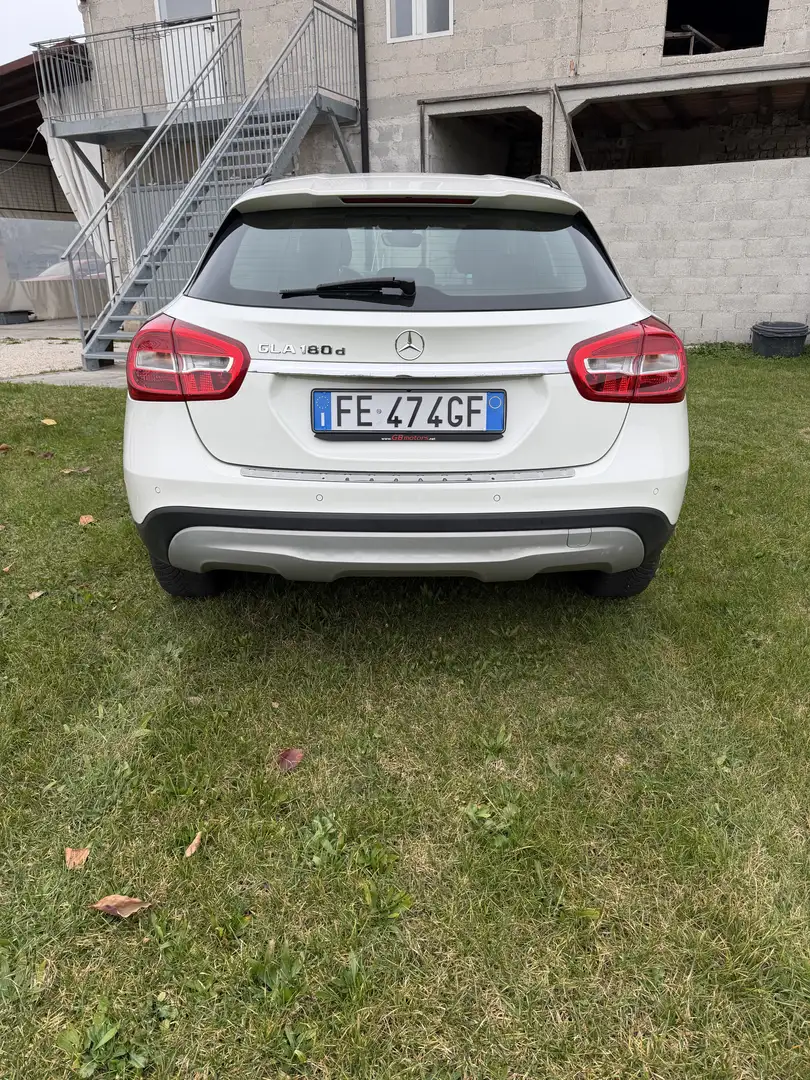 Mercedes-Benz GLA 180 GLA 180 d Business Blanc - 2