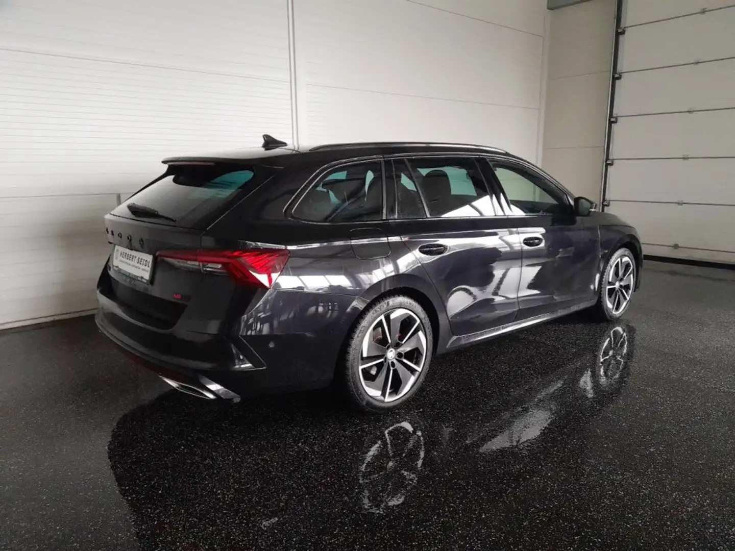 Skoda Octavia Combi RS 2,0 TDI DSG *MATRIX-LED / HEAD-UP / 18 ZOLL / VIRTUELL / NAVI / AHV / E-KLAPPE* Schwarz - 2