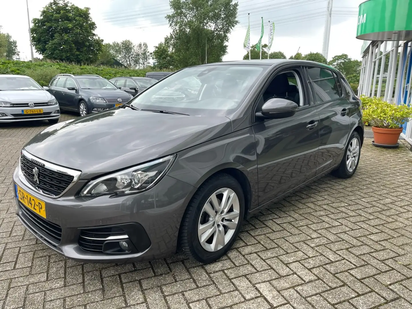 Peugeot 308 1.2 PureT.Blue L. Ex 110pk, Panodak, Clima, Nav, C Grau - 2