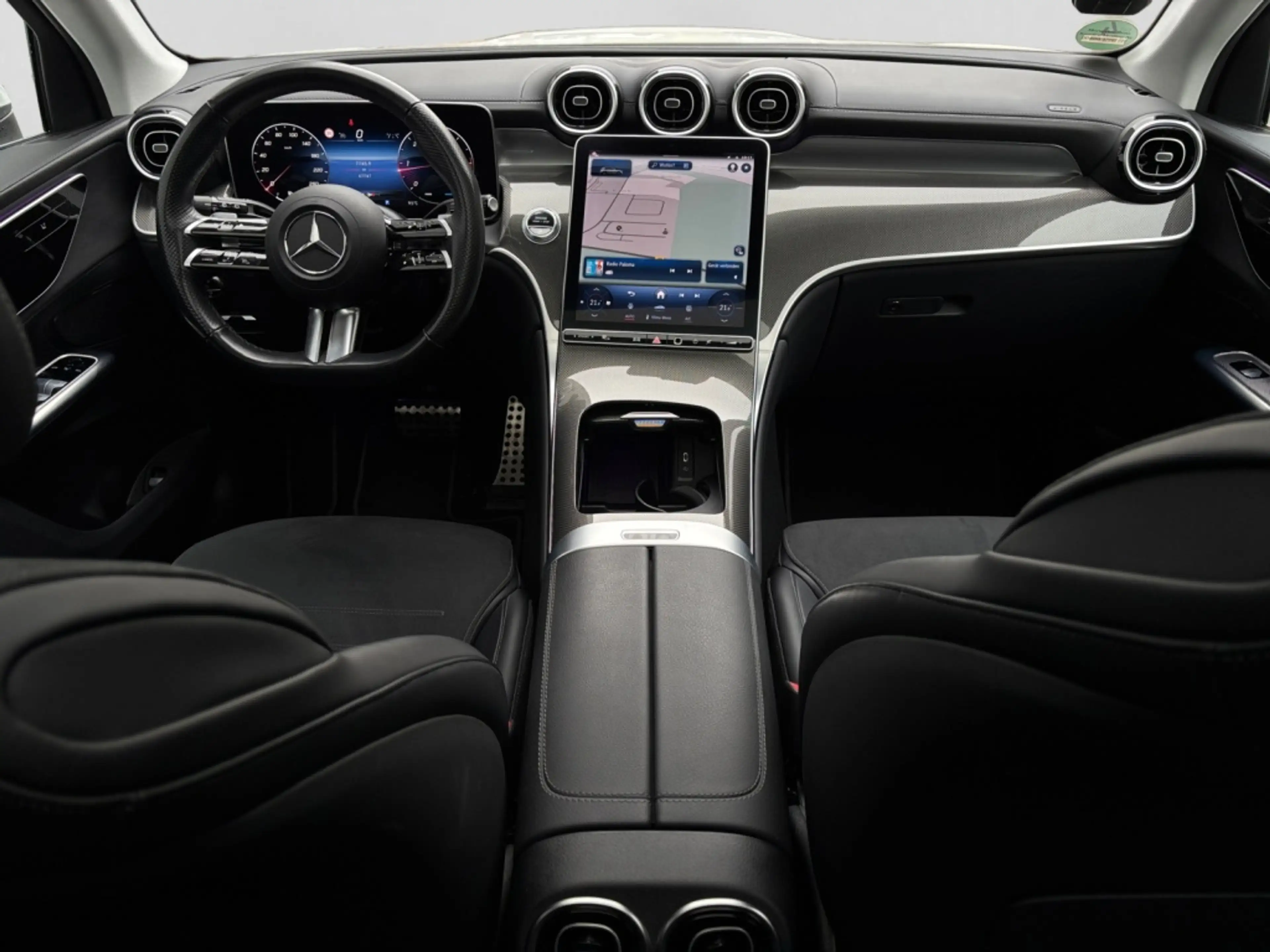 Mercedes-Benz GLC 300 d 4M AMG|PANO|MBUX|SHZ|AHK|KAM|KEYL — photo 7