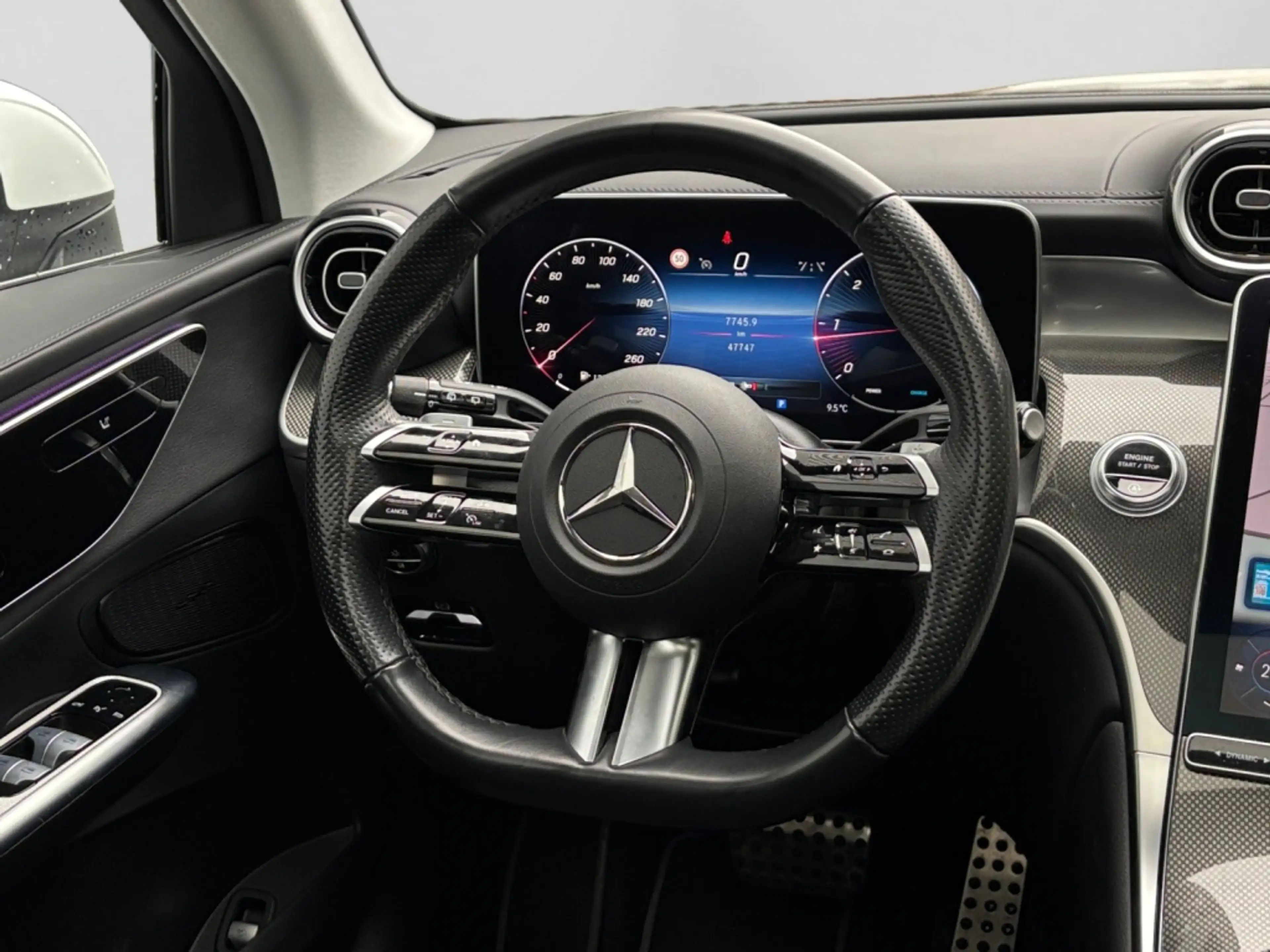 Mercedes-Benz GLC 300 d 4M AMG|PANO|MBUX|SHZ|AHK|KAM|KEYL — photo 9