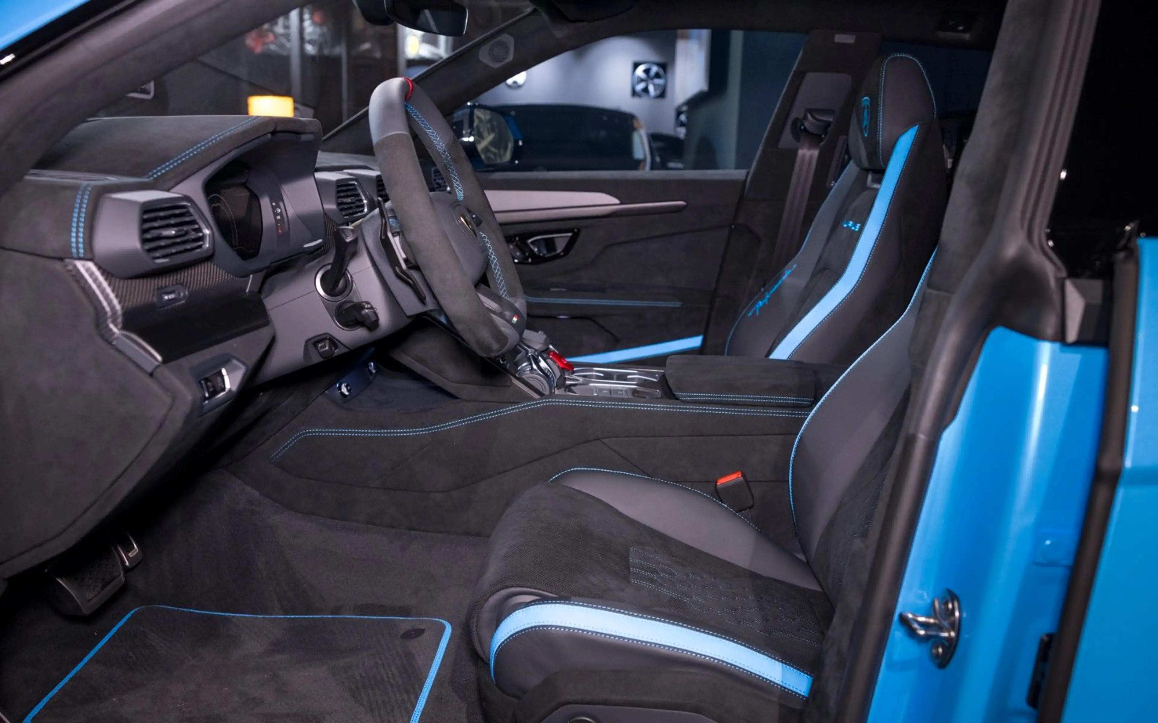 Lamborghini Urus URUS PERFORMANTE | CARBON | ADAS-PAKET | REAR-TV — photo 12