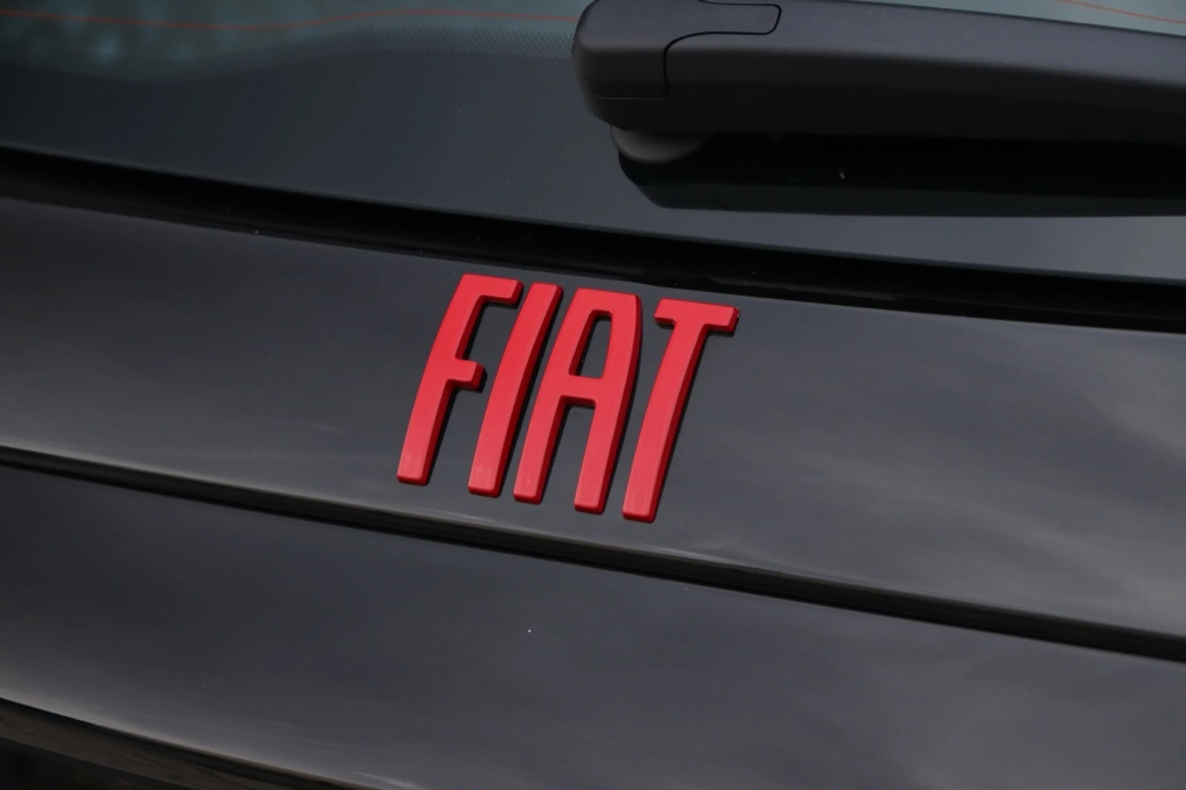 Fiat 600 RED 54 kWh | Carplay | Clima | Cruise | PDC | BTW — photo 11