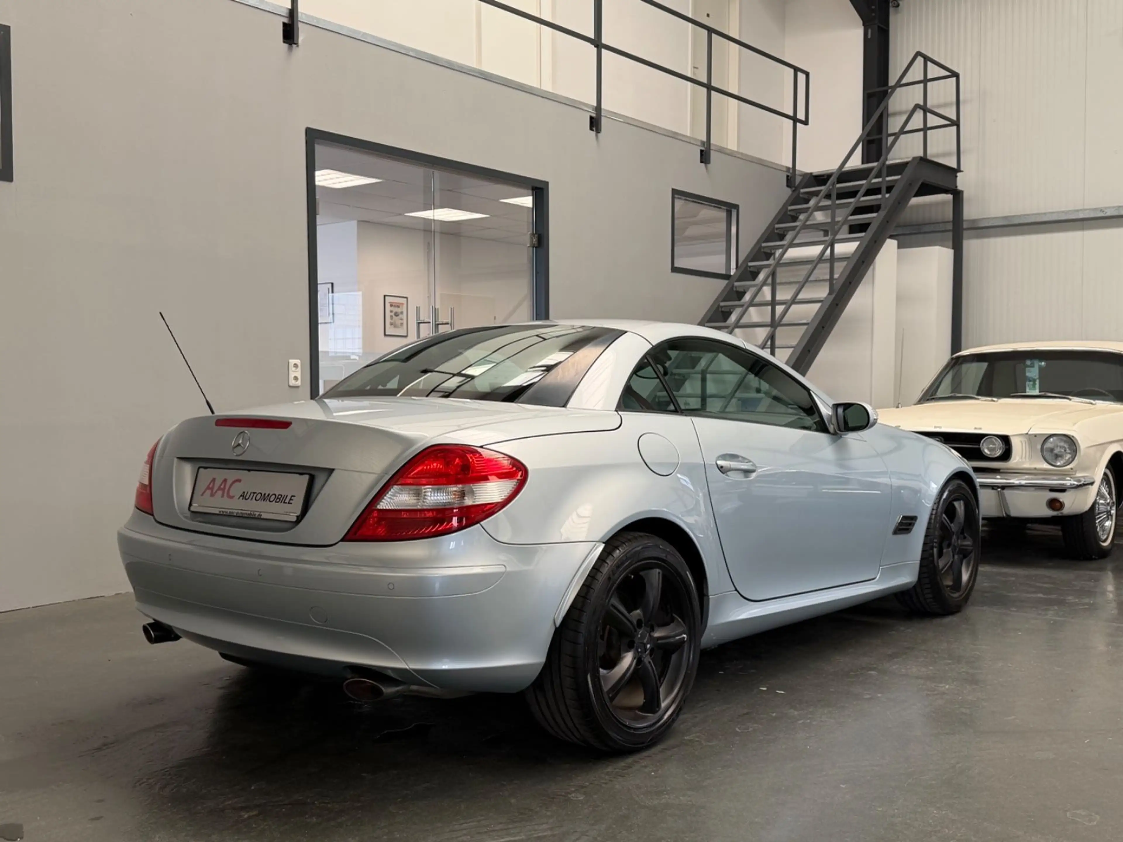 Mercedes-Benz SLK 280 /2. Hand/Airscarf/Leder rot — photo 9