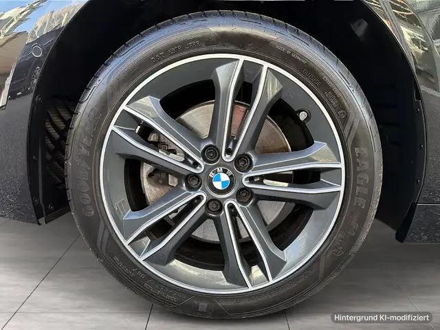 BMW 1 Series view 6