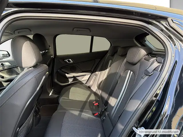 BMW 1 Series view 11