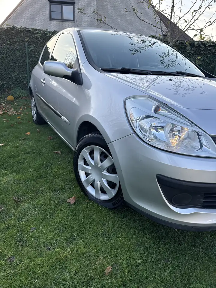 Renault Clio 1.2 16V 75 eco2 Rip Curl 2