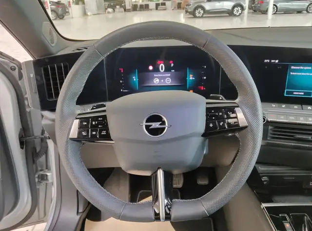 Opel Astra view 14