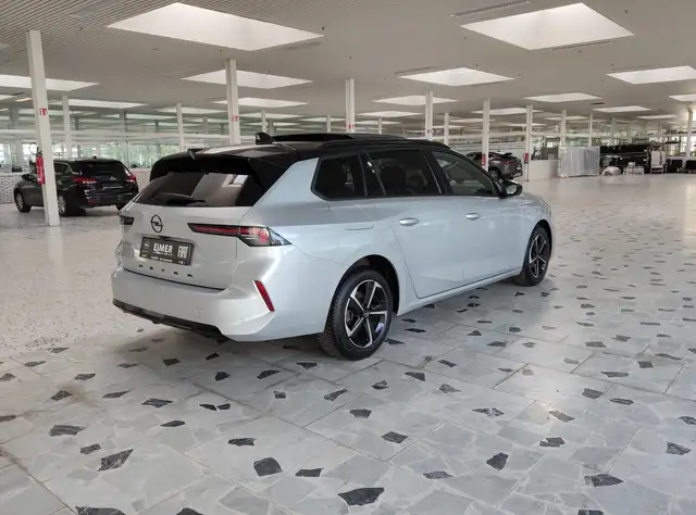 Opel Astra view 7