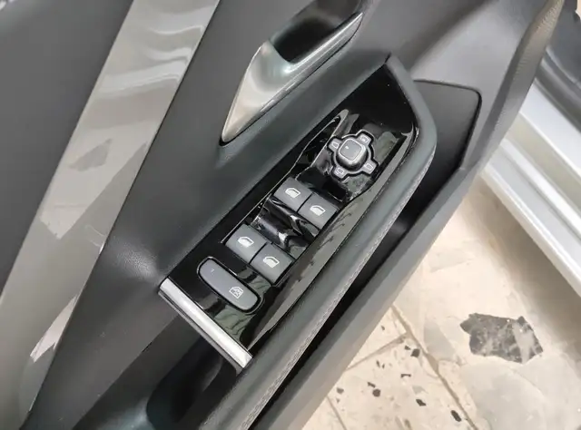 Opel Astra view 11