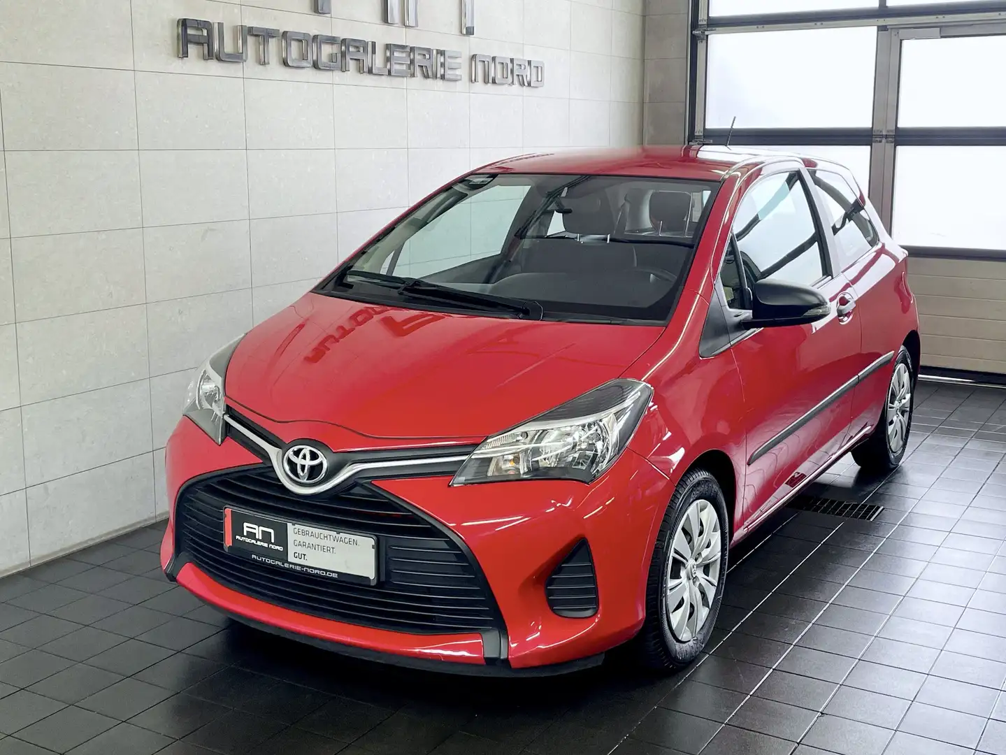 Toyota Yaris Klima+Sitzheizung+ZV+Business+Einparkhilfe Rot - 2