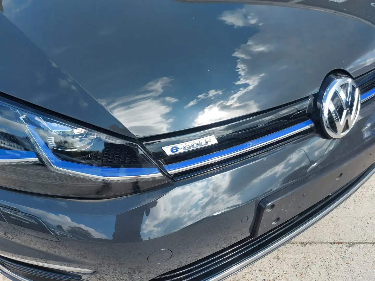 Volkswagen e-Golf 35.8kWh Gris - 2