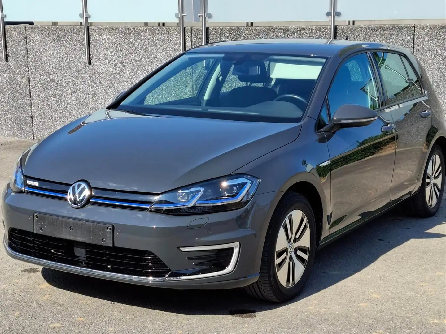 Volkswagen e-Golf 35.8kWh Gris - 1