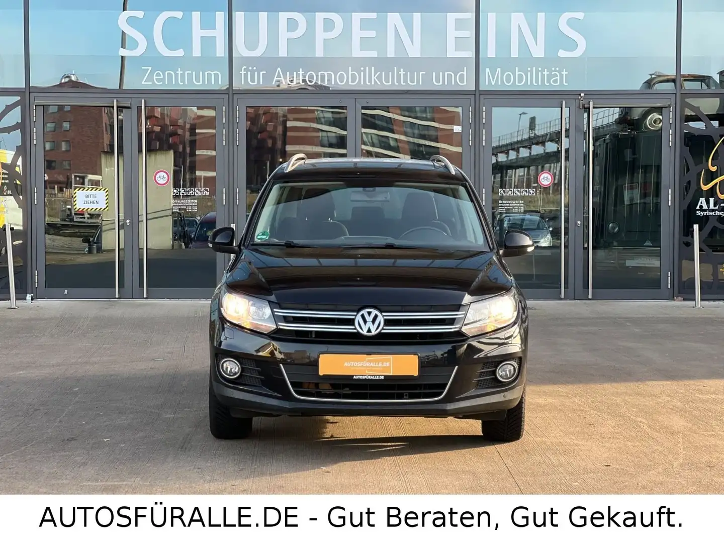 Volkswagen Tiguan *Sport&Style*4x4*Pano.*Autom.*PDC*Kamera* Schwarz - 2