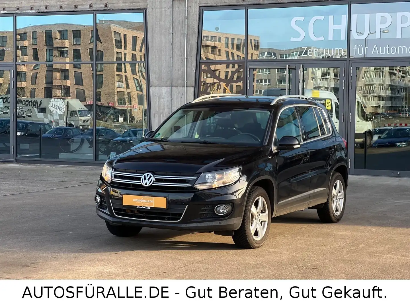 Volkswagen Tiguan *Sport&Style*4x4*Pano.*Autom.*PDC*Kamera* Schwarz - 1