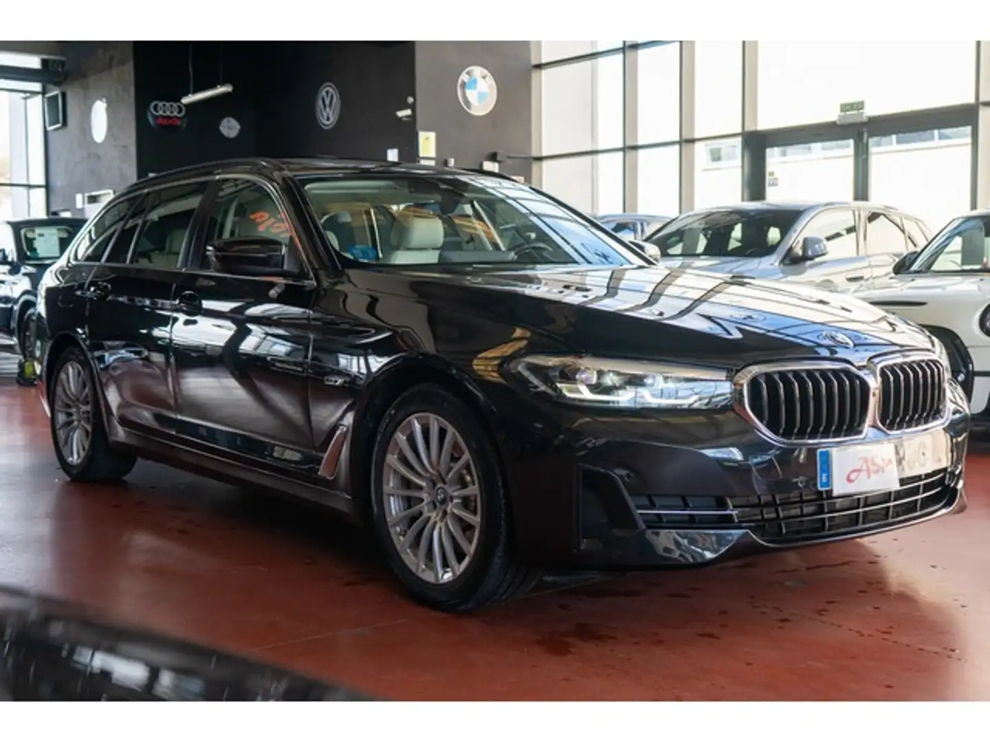 BMW 530 530e Touring xDrive Negro - 2