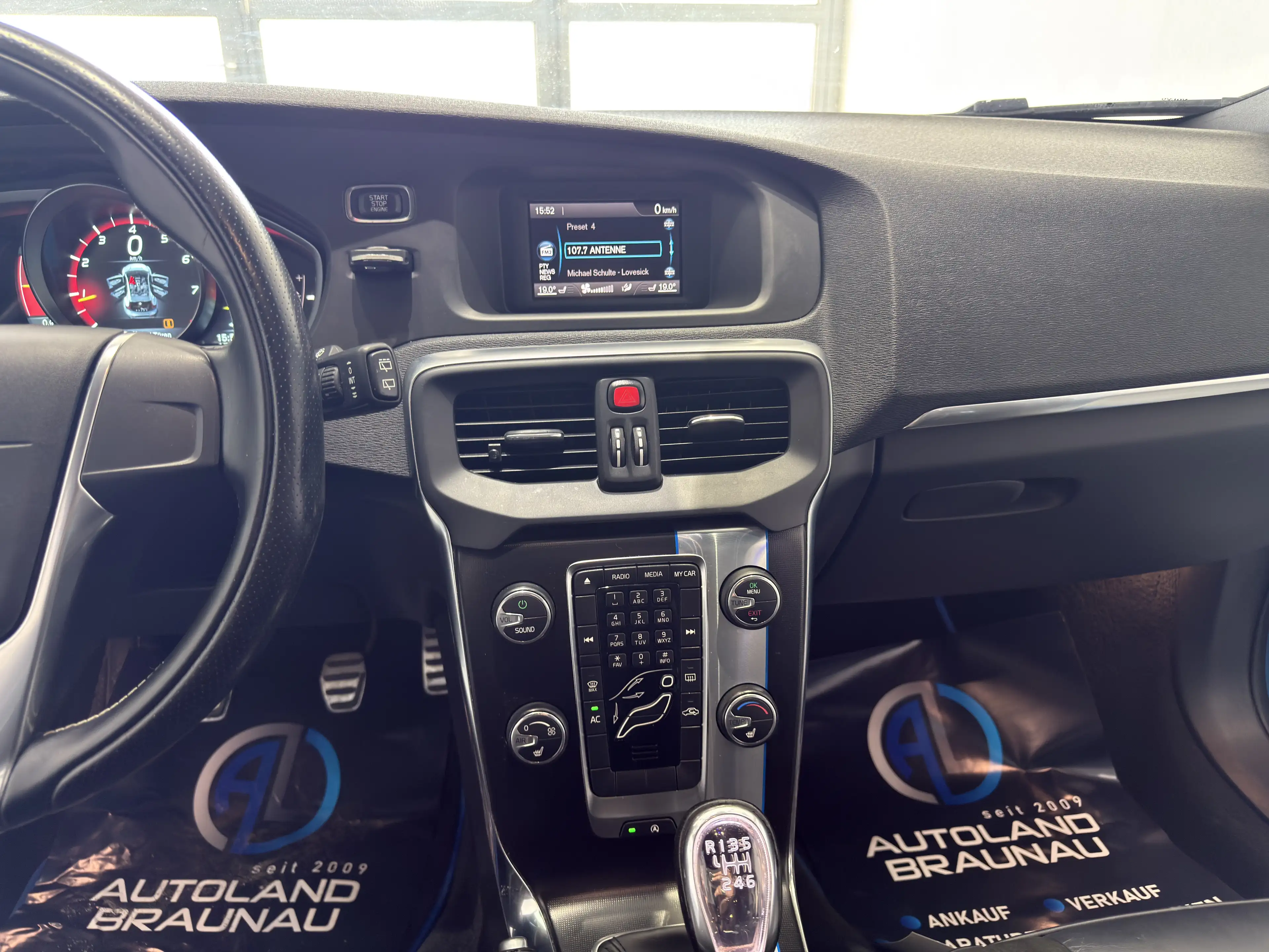 Volvo V40 V40 T2 — photo 11