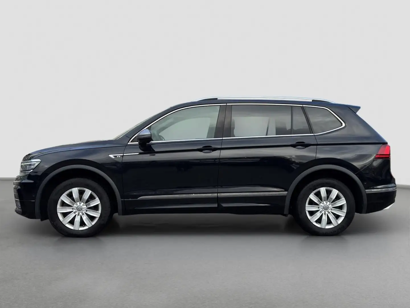 Volkswagen Tiguan Allspace 2.0 TDI R-Line Highline ACC LED Klima Navi Zwart - 2