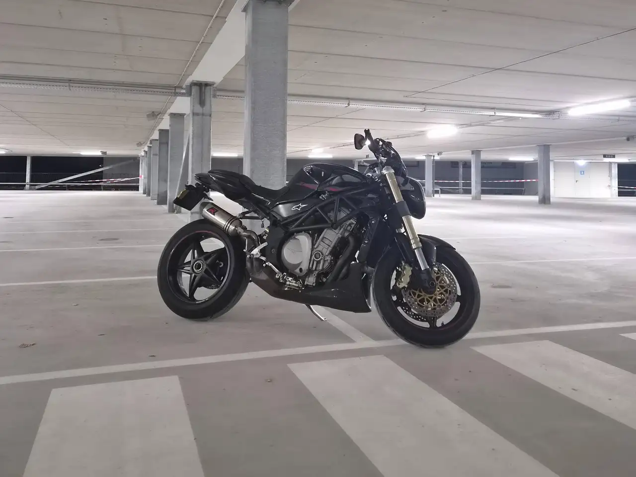 MV Agusta Brutale 989